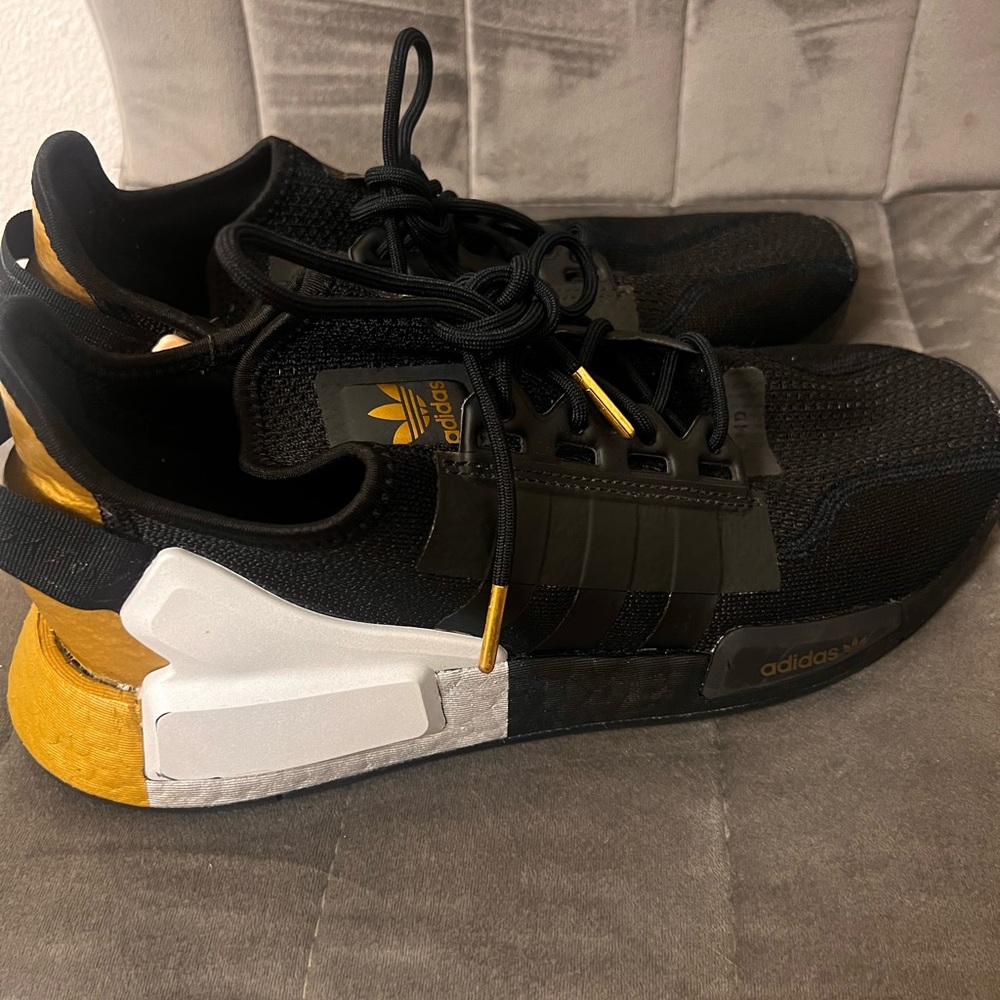 Adidas Men's Black and Gold Sneakers
